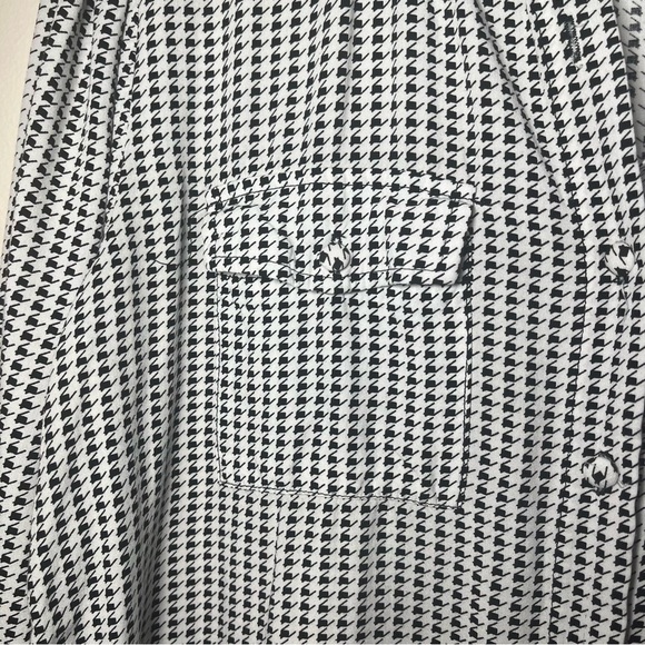 Alexander Jordan women’s button down small white and black blouse missing button - Picture 5 of 11